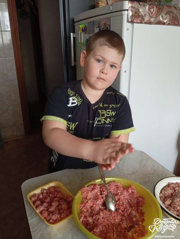 Помощь бабуле на кухне